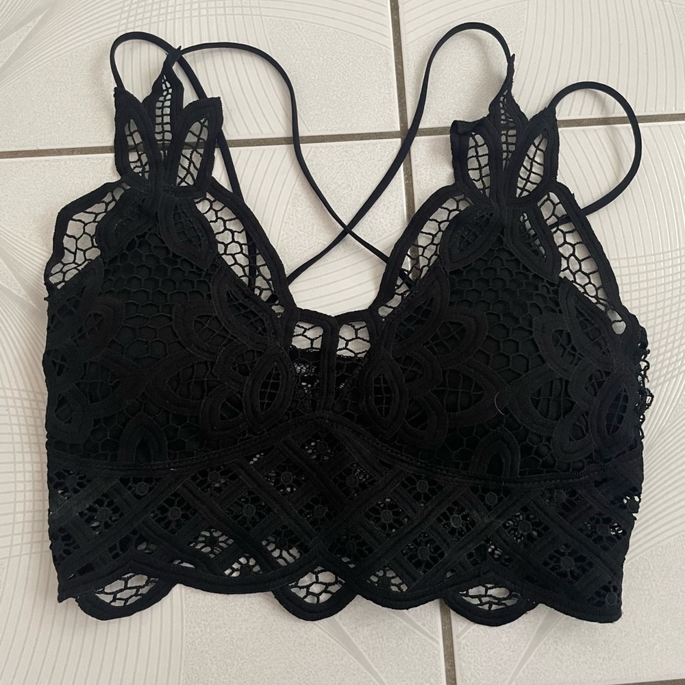 Sexy Black Top With Removeable Padding - Picture 3 of 6